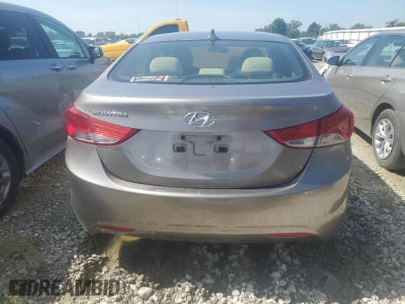2011 Hyundai Elantra GLS z VIN 5NPDH4AE0BH042041, wystawiony jako Copart lot #61788785 z przebiegiem 160 670 mil mil oraz Szkoda całkowita • Salvage title. Historia ofert i sprzedaży dostępna na DreamBid. Obrazek 6.