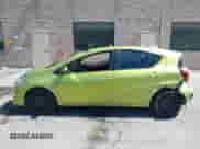 2016 Toyota Prius One z VIN JTDKDTB31G1133926, wystawiony jako IAAI lot #43106960 z przebiegiem Nie podano mil oraz . Historia ofert i sprzedaży dostępna na DreamBid. Obrazek 14.