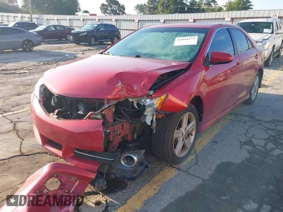 2013 Toyota Camry L with VIN 4T1BF1FKXDU668839, listed as a IAAI auction lot 43044573 with 286,919 mi miles and . Bid and sale history available at DreamBid. Image 17.