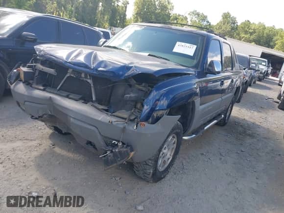 2002 Chevrolet Avalanche with VIN 3GNEK13T02G179366, listed as a IAAI auction lot 42825317 with 221,667 mi miles and . Bid and sale history available at DreamBid. Image 17.