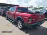 2015 Ram 1500 Big Horn z VIN 1C6RR6LT2FS639684, wystawiony jako IAAI lot #42981923 z przebiegiem 121 902 mil mil oraz . Historia ofert i sprzedaży dostępna na DreamBid. Obrazek 3.
