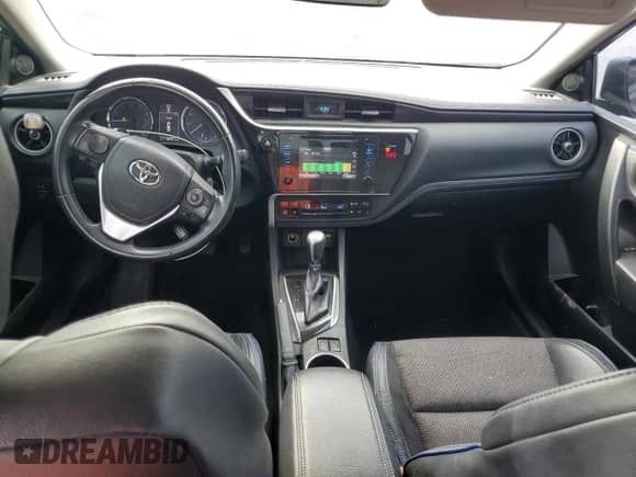2019 Toyota Corolla L z VIN 5YFBURHEXKP887746, wystawiony jako Copart lot #71908705 z przebiegiem 98 321 mil mil oraz Szkoda całkowita • Salvage title. Historia ofert i sprzedaży dostępna na DreamBid. Obrazek 8.