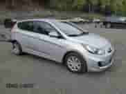 2013 Hyundai Accent GS z VIN KMHCT5AE7DU131061, wystawiony jako Copart lot #85678075 z przebiegiem 61 764 mil mil oraz Szkoda całkowita • Salvage title. Historia ofert i sprzedaży dostępna na DreamBid. Obrazek 4.