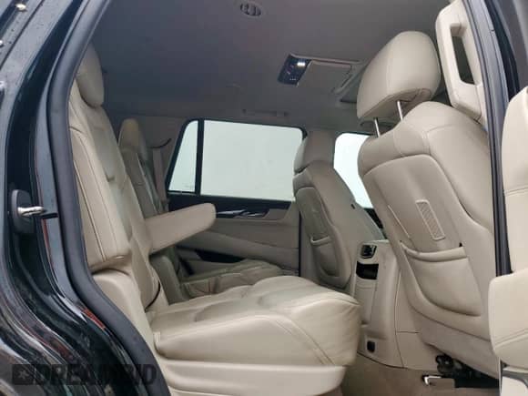2017 Cadillac Escalade Luxury z VIN 1GYS3BKJ6HR150584, wystawiony jako Copart lot #52569725 z przebiegiem 91 037 mil mil oraz Szkoda całkowita • Salvage title. Historia ofert i sprzedaży dostępna na DreamBid. Obrazek 10.