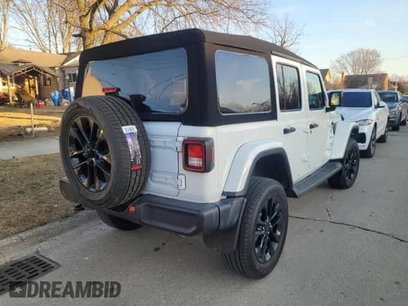 2022 Jeep Wrangler Unlimited Sahara с VIN 1C4HJXEG6NW255481, выставлен на аукционе Copart как лот 49181705 с пробегом 8 206 миль миль и Чистый • Clean title. История ставок и продаж доступна на DreamBid. Изображение 4.