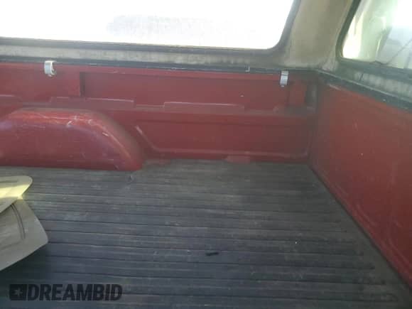 1998 Chevrolet Silverado 1500 с VIN 1GCEC14R6WZ224034, выставлен на аукционе Copart как лот 77813434 с пробегом 258 064 миль миль и Списание • Salvage title. История ставок и продаж доступна на DreamBid. Изображение 10.