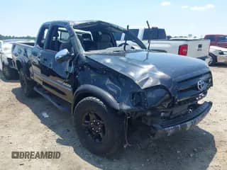 2004 Toyota Tundra SR5 z VIN 5TBBT44104S444050, wystawiony jako IAAI lot #42568740 z przebiegiem 169 671 mil mil oraz . Historia ofert i sprzedaży dostępna na DreamBid. Obrazek 1.