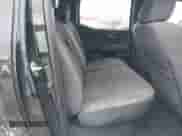2018 Toyota Tacoma SR5 с VIN 3TMBZ5DN8JM015331, выставлен на аукционе IAAI как лот 42197079 с пробегом 84 035 миль миль и . История ставок и продаж доступна на DreamBid. Изображение 8.