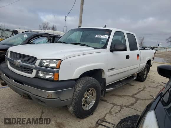 2005 Chevrolet Silverado 1500HD LS с VIN 1GCGK13U55F841748, выставлен на аукционе Copart как лот 86821734 с пробегом 145 975 миль миль и Списание • Salvage title. История ставок и продаж доступна на DreamBid. Изображение 1.