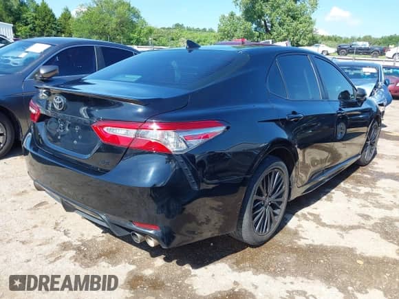 2019 Toyota Camry SE z VIN 4T1B11HK3KU236067, wystawiony jako IAAI lot #42673320 z przebiegiem 130 917 mil mil oraz . Historia ofert i sprzedaży dostępna na DreamBid. Obrazek 4.