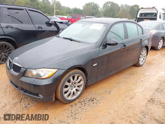 2007 BMW 3 Series 328xi z VIN WBAVC93547KZ71877, wystawiony jako IAAI lot #43319504 z przebiegiem 251 664 mil mil oraz . Historia ofert i sprzedaży dostępna na DreamBid. Obrazek 2.