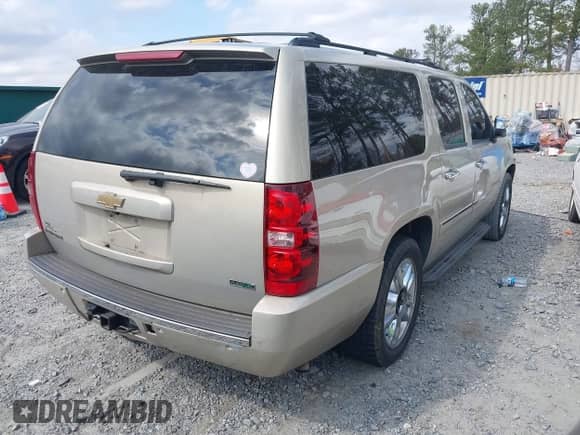 2010 Chevrolet Suburban LTZ с VIN 1GNUCKE05AR173031, выставлен на аукционе IAAI как лот 41729084 с пробегом 254 790 миль миль и . История ставок и продаж доступна на DreamBid. Изображение 4.