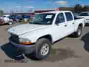 2004 Dodge Dakota Sport с VIN 1D7HG38N64S770557, выставлен на аукционе IAAI как лот 41694249 с пробегом 153 656 миль миль и . История ставок и продаж доступна на DreamBid. Изображение 2.