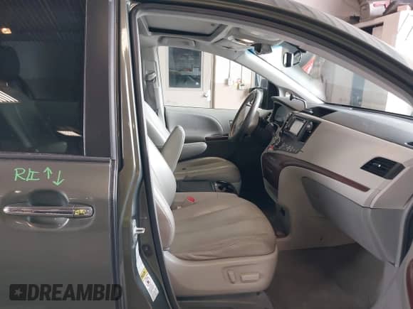2013 Toyota Sienna XLE с VIN 5TDDK3DC9DS061903, выставлен на аукционе IAAI как лот 42067873 с пробегом 166 341 миль миль и . История ставок и продаж доступна на DreamBid. Изображение 5.