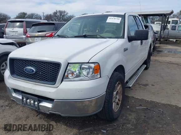 2004 Ford F-150 XLT z VIN 1FTRX12534KC29493, wystawiony jako IAAI lot #41470710 z przebiegiem 272 253 mil mil oraz . Historia ofert i sprzedaży dostępna na DreamBid. Obrazek 2.