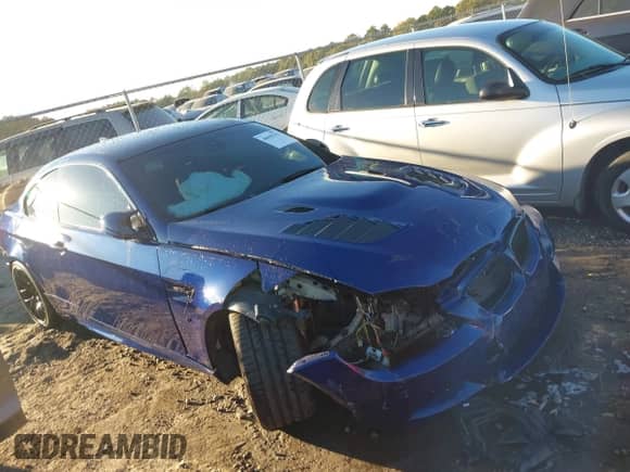 2011 BMW M3 с VIN WBSKG9C5XBE369107, выставлен на аукционе IAAI как лот 40655352 с пробегом Не указан миль и . История ставок и продаж доступна на DreamBid. Изображение 6.