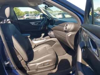 2023 Chevrolet Blazer LT с VIN 3GNKBJRS0PS101479, выставлен на аукционе IAAI как лот 43158825 с пробегом 17 759 миль миль и . История ставок и продаж доступна на DreamBid. Изображение 5.