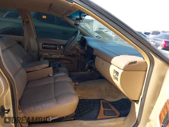 1996 Chevrolet Caprice 1SA Special Value с VIN 1G1BL52W2TR102066, выставлен на аукционе IAAI как лот 41287821 с пробегом 276 757 миль миль и . История ставок и продаж доступна на DreamBid. Изображение 5.