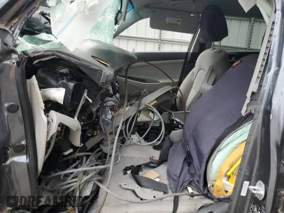 2019 Hyundai Tucson SE с VIN KM8J23A45KU997098, выставлен на аукционе Copart как лот 84555215 с пробегом Не указан миль и На запчасти • Non repairable. История ставок и продаж доступна на DreamBid. Изображение 7.