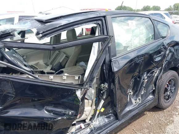 2013 Toyota Prius One с VIN JTDKN3DU0D5620347, выставлен на аукционе IAAI как лот 42775693 с пробегом 182 000 миль миль и . История ставок и продаж доступна на DreamBid. Изображение 14.