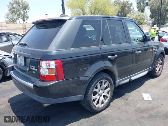 2007 Land Rover Range Rover Sport SC z VIN SALSH23427A113344, wystawiony jako IAAI lot #42505256 z przebiegiem 256 421 mil mil oraz . Historia ofert i sprzedaży dostępna na DreamBid. Obrazek 4.