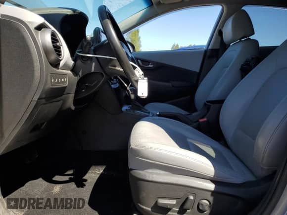 2021 Hyundai Kona Ultimate z VIN KM8K5CA56MU666408, wystawiony jako Copart lot #68160995 z przebiegiem 49 074 mil mil oraz Szkoda całkowita • Salvage title. Historia ofert i sprzedaży dostępna na DreamBid. Obrazek 7.