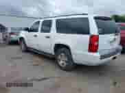 2010 Chevrolet Suburban LS z VIN 1GNUCHE09AR200640, wystawiony jako IAAI lot #42326053 z przebiegiem 218 327 mil mil oraz . Historia ofert i sprzedaży dostępna na DreamBid. Obrazek 3.