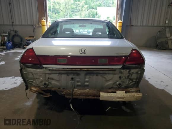 2001 Honda Accord EX with VIN 1HGCG32771A027973, listed as a Copart auction lot 57904205 with 101,112 mi miles and Salvage title. Bid and sale history available at DreamBid. Image 6.
