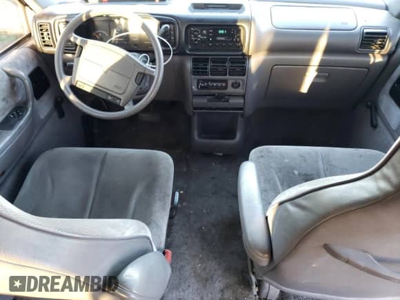 1994 Dodge Caravan Grand SE with VIN 1B4GH44R1RX330819, listed as a Copart auction lot 83548684 with 187,408 mi miles and Salvage title. Bid and sale history available at DreamBid. Image 8.