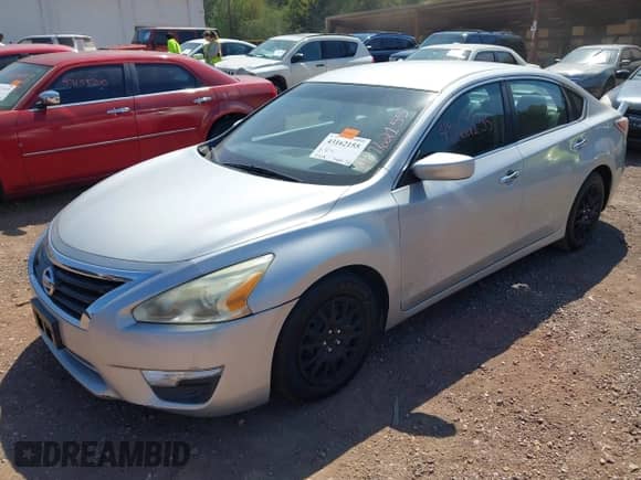 2015 Nissan Altima SL with VIN 1N4AL3AP7FC295250, listed as a IAAI auction lot 43162155 with 180,222 mi miles and . Bid and sale history available at DreamBid. Image 2.