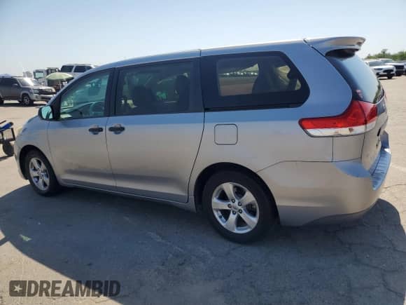 2013 Toyota Sienna L с VIN 5TDZK3DC7DS290201, выставлен на аукционе Copart как лот 83823705 с пробегом 192 233 миль миль и Списание • Salvage title. История ставок и продаж доступна на DreamBid. Изображение 2.