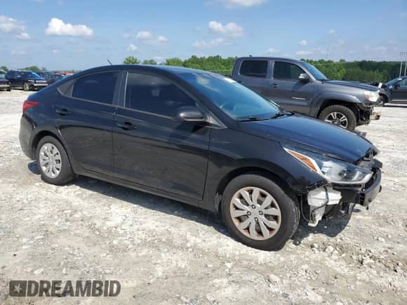 2021 Hyundai Accent SE z VIN 3KPC24A66ME129844, wystawiony jako Copart lot #58790195 z przebiegiem 125 957 mil mil oraz Szkoda całkowita • Salvage title. Historia ofert i sprzedaży dostępna na DreamBid. Obrazek 4.