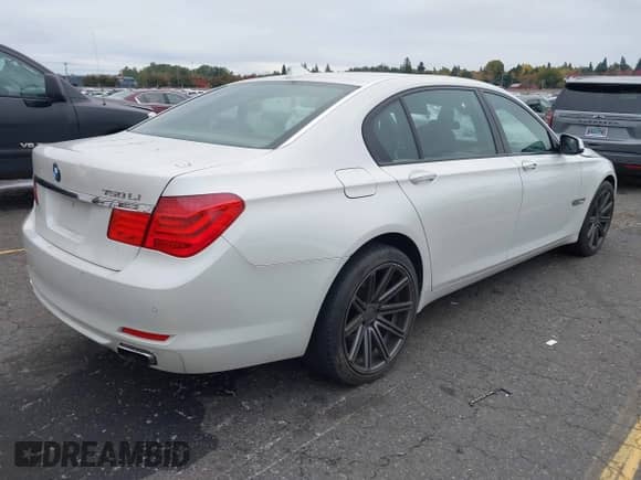 2009 BMW 7 Series 750Li с VIN WBAKB83549CY59299, выставлен на аукционе IAAI как лот 43575931 с пробегом 129 258 миль миль и . История ставок и продаж доступна на DreamBid. Изображение 4.