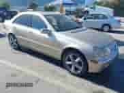 2002 Mercedes-Benz C 230/260/280/320 с VIN WDBRF64J92F233899, выставлен на аукционе IAAI как лот 43494107 с пробегом 210 310 миль миль и . История ставок и продаж доступна на DreamBid. Изображение 1.