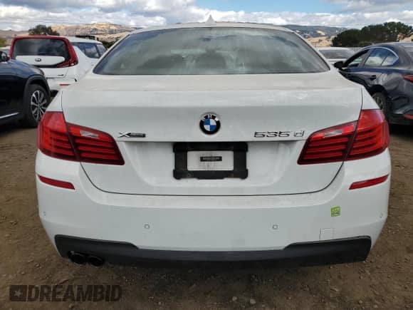 2015 BMW 5 Series 535d xDrive z VIN WBAFV3C55FD687110, wystawiony jako Copart lot #77845114 z przebiegiem 100 135 mil mil oraz Szkoda całkowita • Salvage title. Historia ofert i sprzedaży dostępna na DreamBid. Obrazek 6.