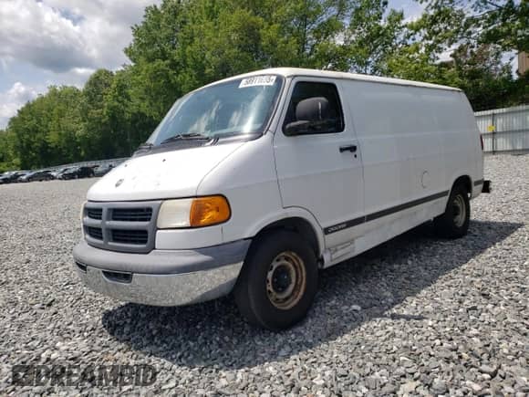 2000 Dodge RAM with VIN 2B4HB11Y1YK132067, listed as a Copart auction lot 58911665 with 147,473 mi miles and Clean title. Bid and sale history available at DreamBid. Image 1.