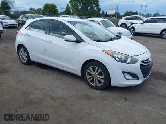 2013 Hyundai Elantra с VIN KMHD35LE9DU112643, выставлен на аукционе IAAI как лот 43140961 с пробегом 120 884 миль миль и . История ставок и продаж доступна на DreamBid. Изображение 1.