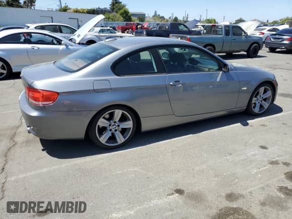 2009 BMW 3 Series 335i с VIN WBAWB73559P046140, выставлен на аукционе Copart как лот 61846825 с пробегом 153 941 миль миль и Списание • Salvage title. История ставок и продаж доступна на DreamBid. Изображение 3.