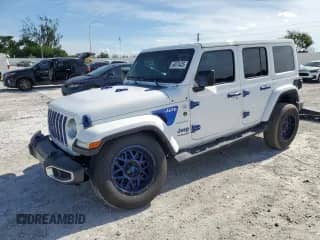 2022 Jeep Wrangler Unlimited Sahara Altitude с VIN 1C4HJXEG1NW254593, выставлен на аукционе Copart как лот 64974425 с пробегом 50 215 миль миль и Списание • Salvage title. История ставок и продаж доступна на DreamBid. Изображение 1.