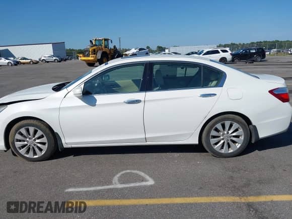 2015 Honda Accord EX-L with VIN 1HGCR3F85FA020508, listed as a IAAI auction lot 43186317 with 146,082 mi miles and . Bid and sale history available at DreamBid. Image 14.