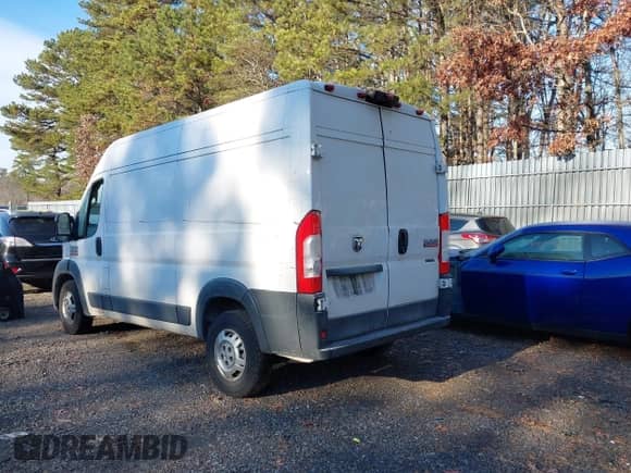 2018 Ram ProMaster Cargo с VIN 3C6TRVCG6JE110222, выставлен на аукционе IAAI как лот 41010863 с пробегом 75 639 миль миль и . История ставок и продаж доступна на DreamBid. Изображение 3.