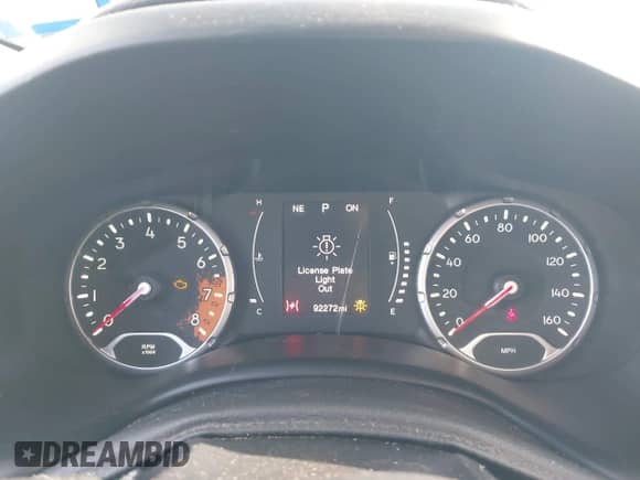 2017 Jeep Renegade Latitude z VIN ZACCJABB3HPE72746, wystawiony jako IAAI lot #42374718 z przebiegiem 92 272 mil mil oraz . Historia ofert i sprzedaży dostępna na DreamBid. Obrazek 7.