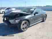 2017 Ford Mustang GT z VIN 1FA6P8CF6H5275932, wystawiony jako IAAI lot #42812292 z przebiegiem 62 411 mil mil oraz . Historia ofert i sprzedaży dostępna na DreamBid. Obrazek 2.
