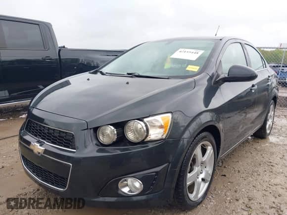 2014 Chevrolet Sonic LTZ с VIN 1G1JE5SB5E4219417, выставлен на аукционе IAAI как лот 42155448 с пробегом 107 048 миль миль и . История ставок и продаж доступна на DreamBid. Изображение 2.