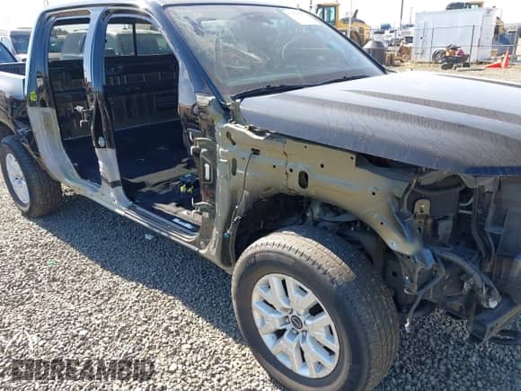2022 Nissan Frontier SV with VIN 1N6ED1EK4NN678008, listed as a IAAI auction lot 43252870 with 43,682 mi miles and . Bid and sale history available at DreamBid. Image 19.