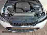 2023 BMW 3 Series 330i z VIN 3MW69FF0XP8C82901, wystawiony jako Copart lot #70327825 z przebiegiem 38 377 mil mil oraz Szkoda całkowita • Salvage title. Historia ofert i sprzedaży dostępna na DreamBid. Obrazek 11.