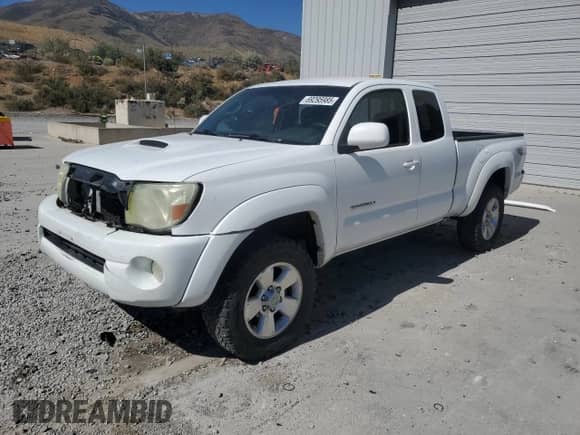 2005 Toyota Tacoma с VIN 5TEUU42N25Z144596, выставлен на аукционе Copart как лот 69295985 с пробегом 285 923 миль миль и Списание • Salvage title. История ставок и продаж доступна на DreamBid. Изображение 1.
