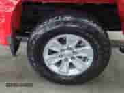 2024 Chevrolet Silverado 1500 LT z VIN 1GCRDDEK1RZ155405, wystawiony jako IAAI lot #43540237 z przebiegiem 50 431 mil mil oraz . Historia ofert i sprzedaży dostępna na DreamBid. Obrazek 35.
