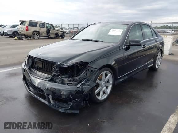 2014 Mercedes-Benz C 300 Sport с VIN WDDGF8AB4EA961056, выставлен на аукционе IAAI как лот 43383880 с пробегом 139 411 миль миль и . История ставок и продаж доступна на DreamBid. Изображение 17.
