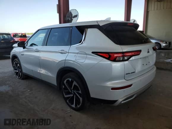 2023 Mitsubishi Outlander SE with VIN JA4T5UA9XPZ045272, listed as a Copart auction lot 51635205 with Not provided miles and Non repairable. Bid and sale history available at DreamBid. Image 2.